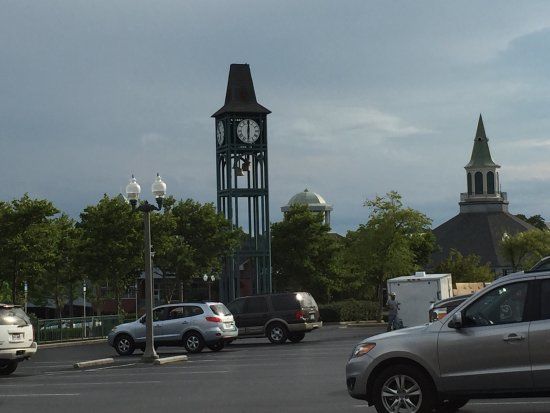 Factory Shoppes at Branson Meadows